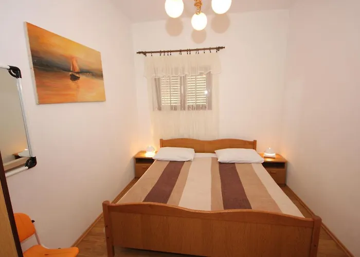 With Parking Space Preko, Ugljan - 8417 * بريكو