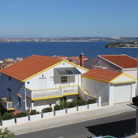 With Parking Space Preko, Ugljan - 8417 Διαμέρισμα *