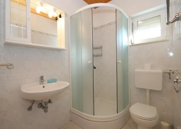 With Parking Space Preko, Ugljan - 8417 Апартаменты Преко