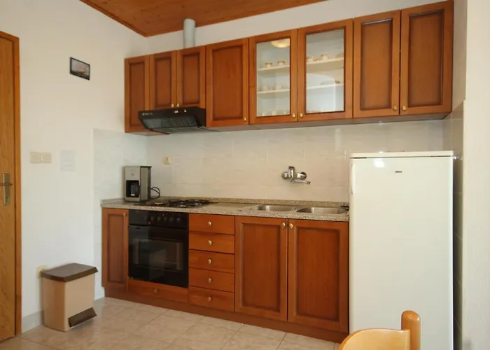 Apartmán With Parking Space Preko, Ugljan - 8417 *